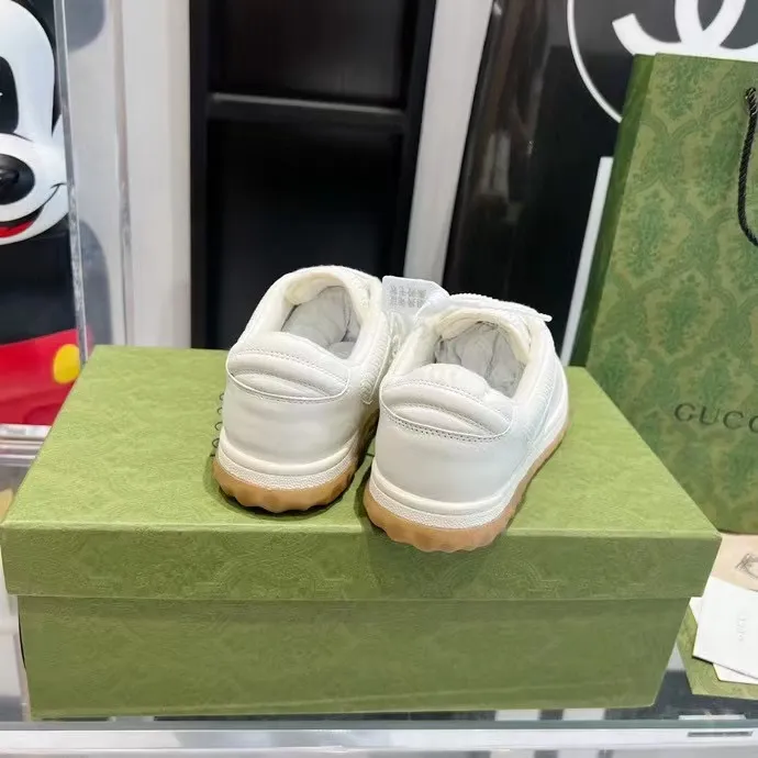 👟👟Ex-factory price 520👟👟 Women's shoes, women's clothing, men's size +10 Gucci Gucci 2023 latest hot model MAC80 sports shoes, couple style, casual, retro, old, dirty shoes, small dirty shoes, white shoes, original purchase, development, production, Gucci MAC80 new hot model series. The exquisite and compact interlocking double G logo romantically interprets the aesthetic concept of this series. Made of off-white leather, retro inspiration is cleverly integrated into the design of sports shoes, reinterpreting the brand logo. Fabric: Original custom-made imported first-layer cowhide. Lining: Original custom-made imported breathable mesh lining. Outsole: Original molded two-color T👟👟factory price U outsole. Bottom thickness: 3CM. Size: women's 35-40 / men's 39-45.